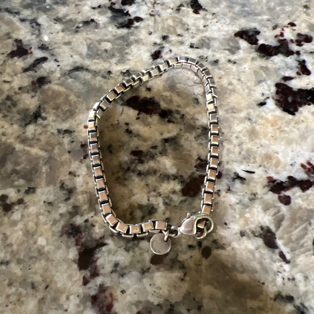 Tiffany’s chain link bracelet in wonderful shape.. silver completely authentic